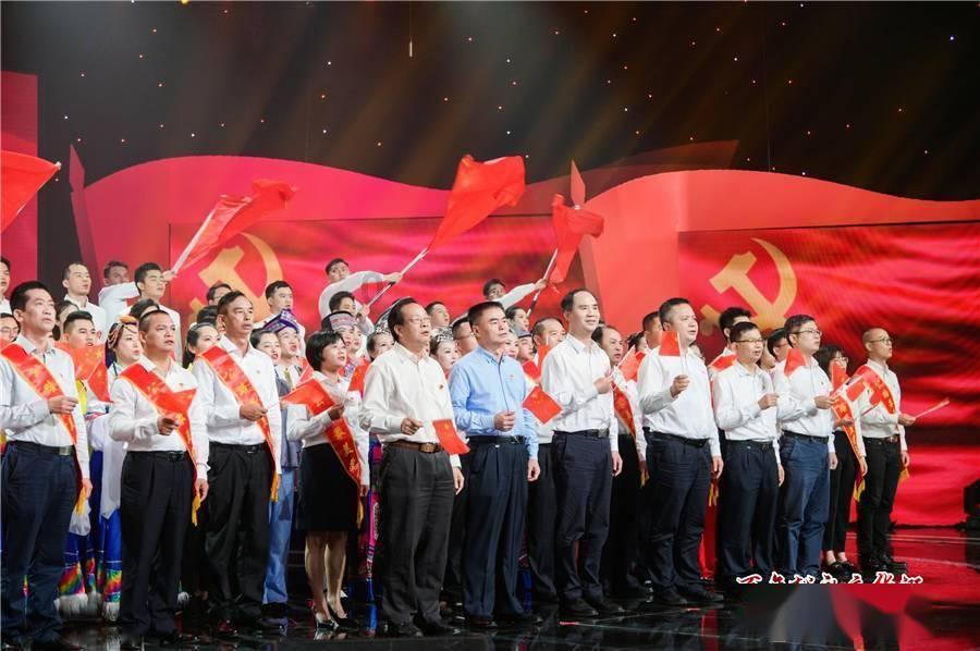 如果看上了一块石头，但是它超出了自己家庭的经济承受能力相适应，该怎么办？游戏画面